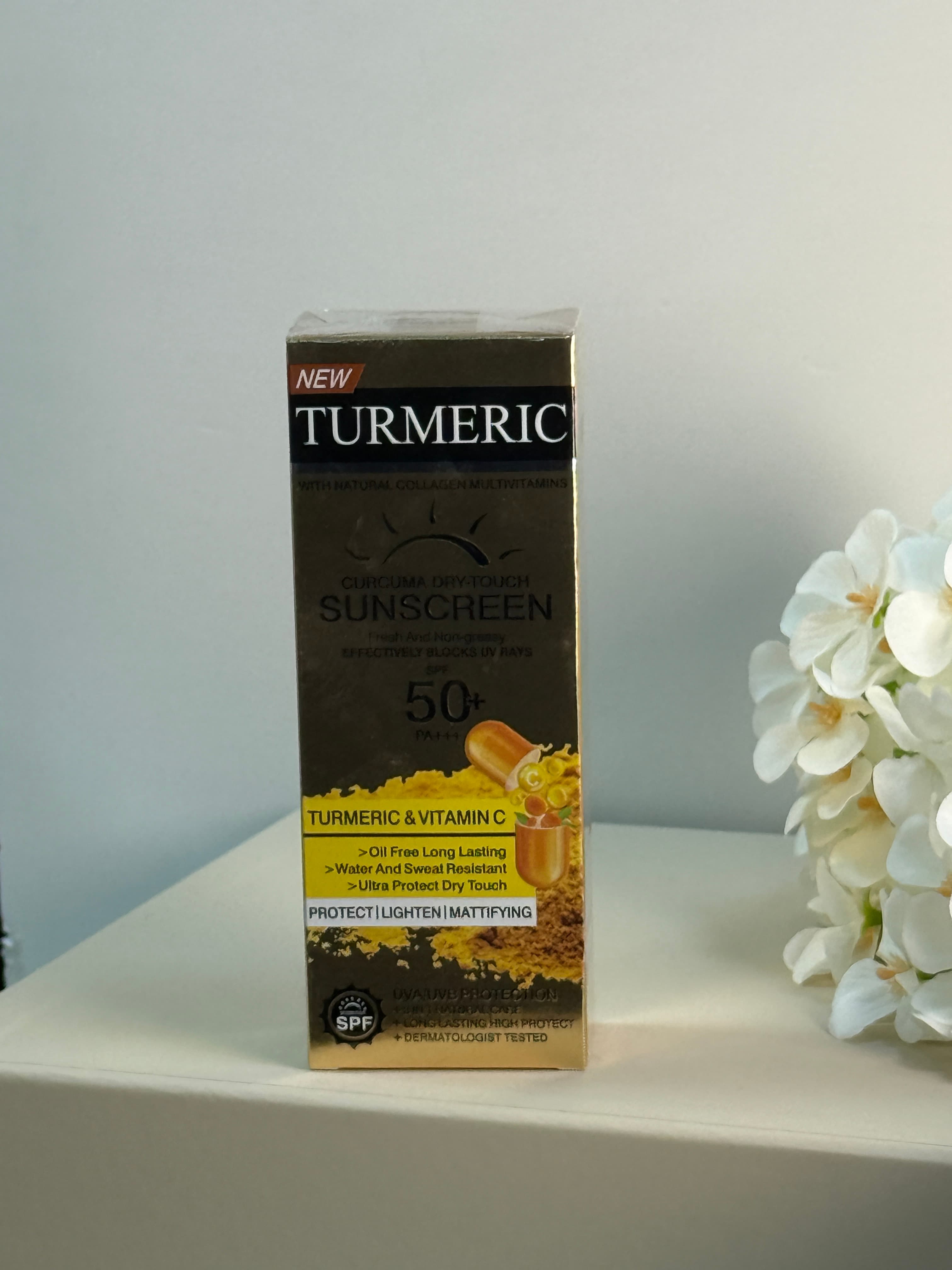 Turmeric & Vitamin Cواقي شمس